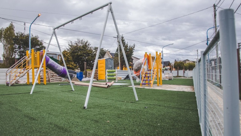 Colocaron juegos nuevos en la plaza del Barrio San Salvador