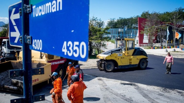 Vuoto recorrió las obras de pavimentación en Provincia Grande, Barrios Los Morros y Alakalufes II