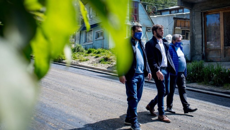 Vuoto recorrió las obras de pavimentación en Provincia Grande, Barrios Los Morros y Alakalufes II