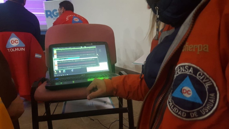 Defensa Civil de Ushuaia se capacita en el perfeccionmiento de Monitoreo de  Sismicidad