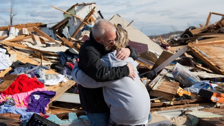 Continúa la búsqueda desesperada de sobrevivientes en EEUU tras devastación de tornados: “Parece una zona de guerra”