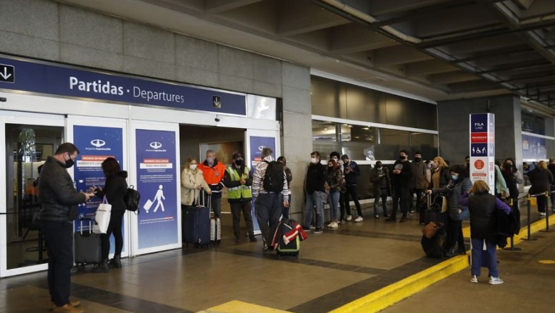Restricciones por coronavirus: Limitan el ingreso de acompañantes en Aeroparque por la ola de contagios
