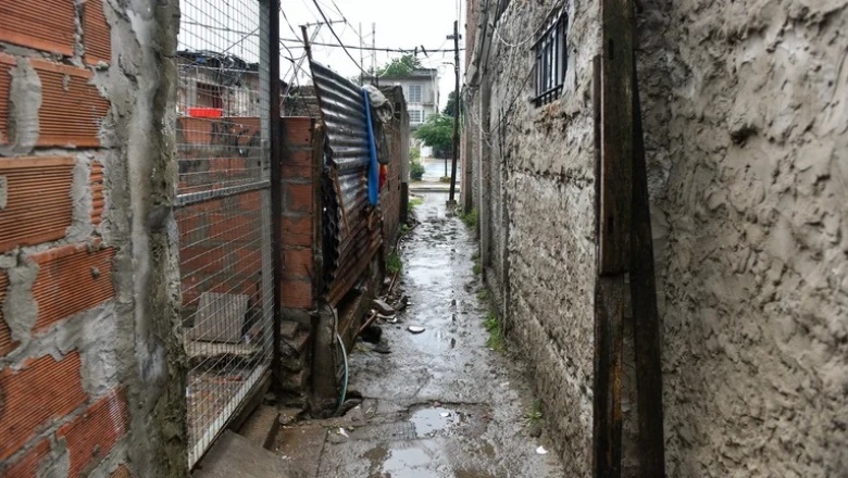 Según la UCA, cuatro de cada 10 hogares pobres perciben la venta de drogas en sus barrios