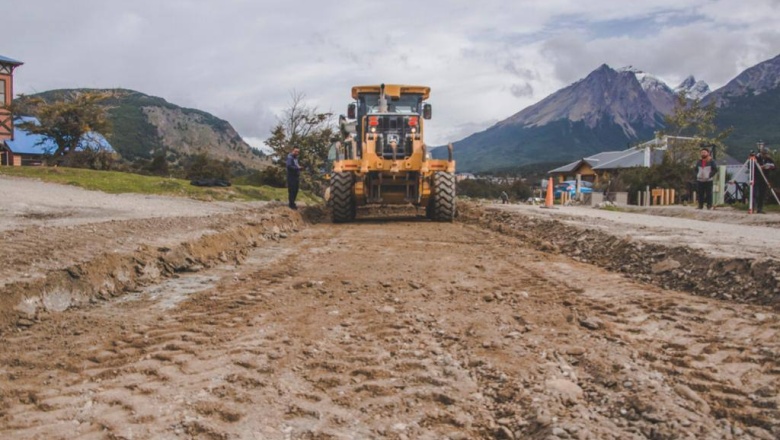 Se inició la pavimentación de Avenida Los Ñires
