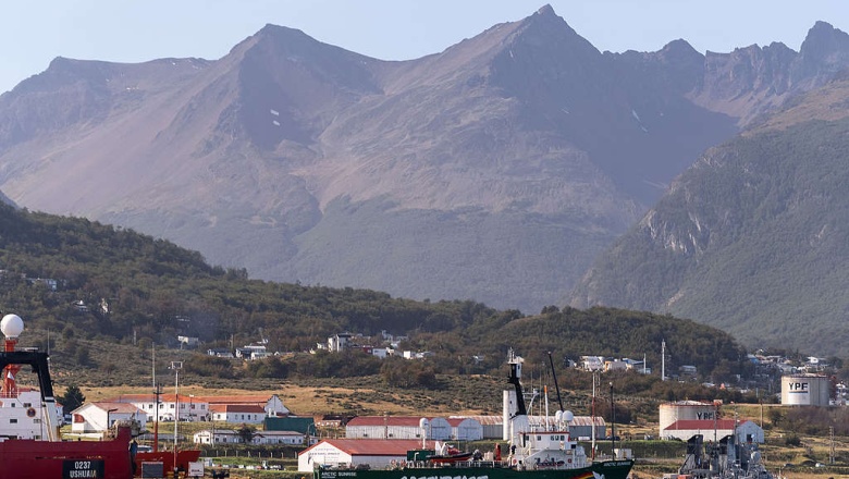 El Arctic Sunrise desde Antártida rumbo al Agujero Azul, dónde se investigarán ecosistemas marinos vulnerables