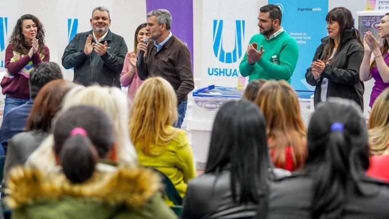 Vuoto y Zabaleta entregaron herramientas a los 91 primer proyectos de mujeres emprendedoras