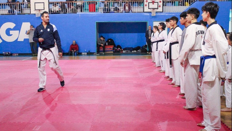 El medallista olímpico en Taekwondo, Sebastián Crismanich destacó las las instalaciones del gimnasio municipal de deportes de contacto
