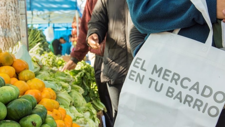 Nueva edición del "Mercado en tu barrio" en Chacra II