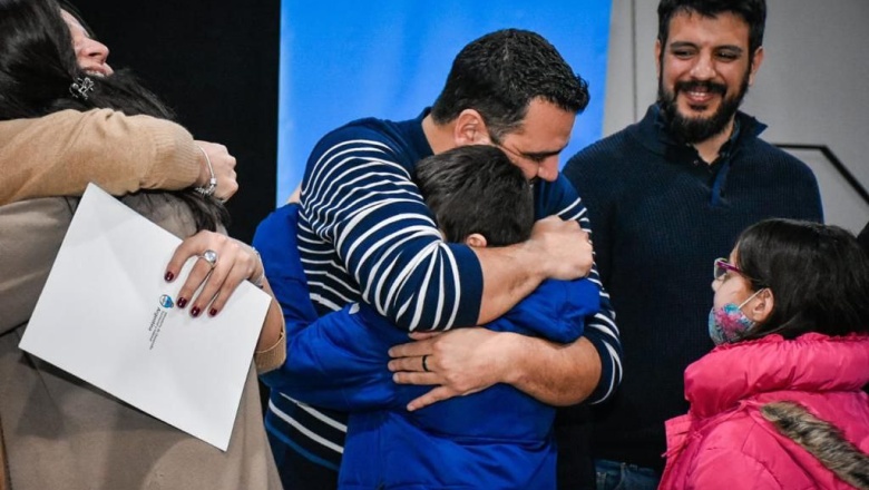 Vuoto entregó 53 viviendas Procrear y 16 créditos a familias de la ciudad