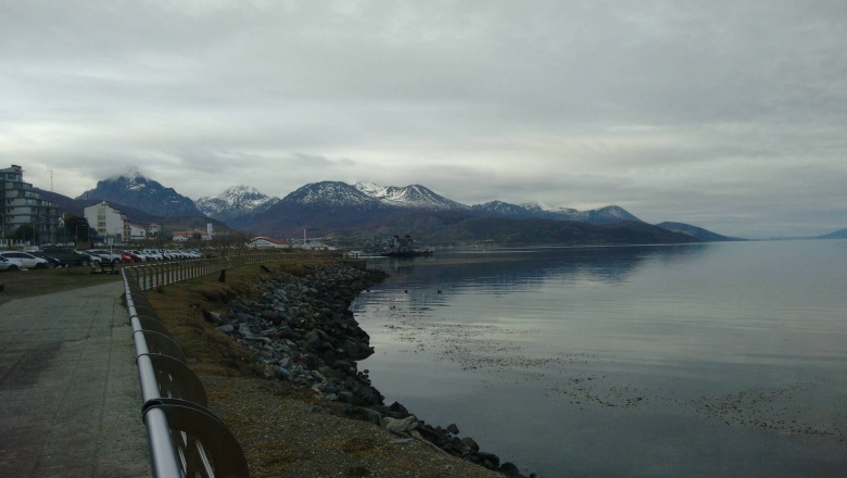 Advierten que la costa de Ushuaia puede convertirse en "una letrina a cielo abierto"