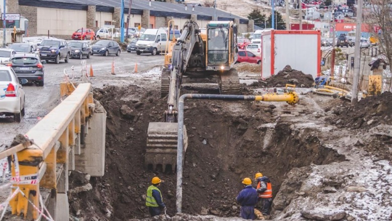 Puente sobre Arroyo Grande: Avanzan los trabajos de infraestructura, gas y luz