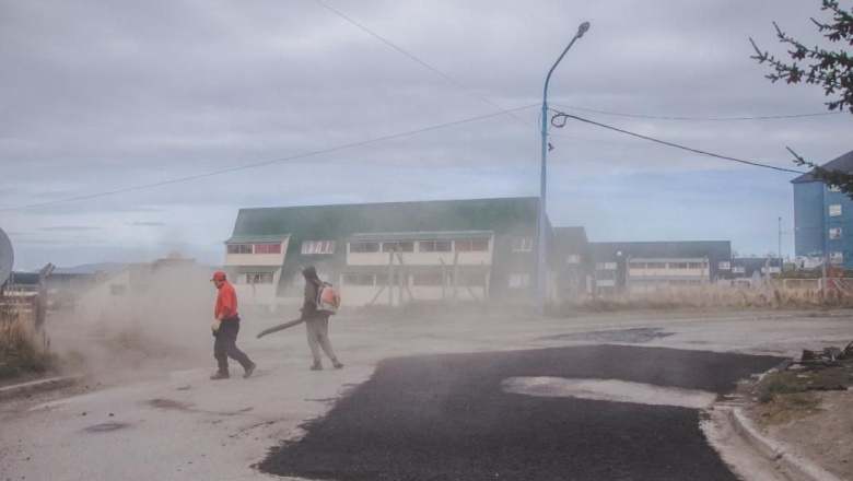 Continúa el bacheo en distintas calles de Ushuaia