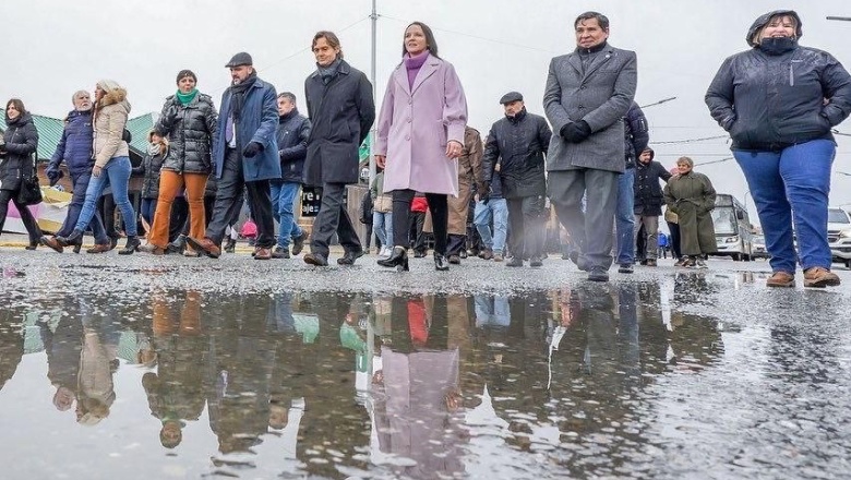 Walter Vuoto encabezó el desfile por el 138° aniversario de la ciudad de Ushuaia