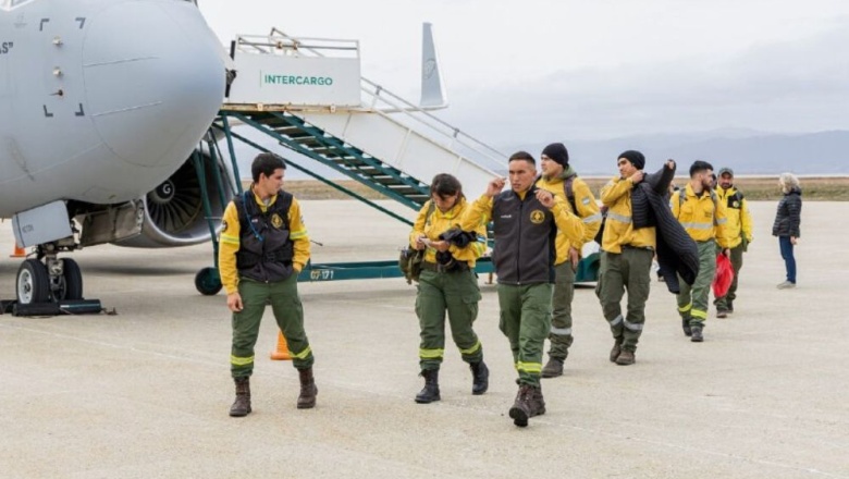 Se produjo el relevo de 30 brigadistas y se sumaron 20 más a la lucha contra el fuego en la Reserva Corazón de la Isla