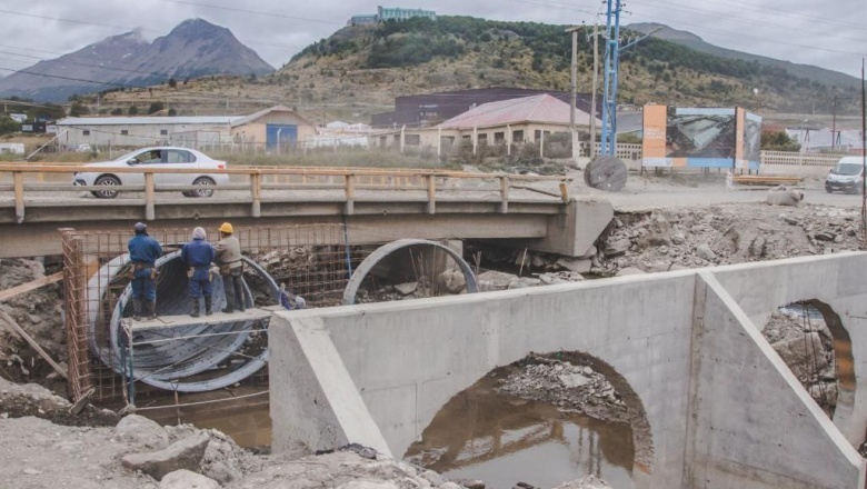 Avanza la construcción del puente sobre Arroyo Grande