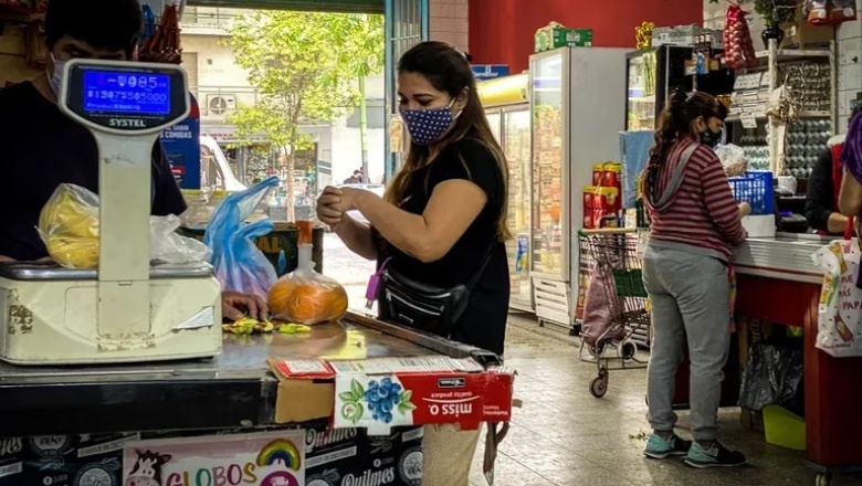 La canasta básica que mide la pobreza aumentó más que la inflación en 2022: 100,3% frente a 94,8% del IPC