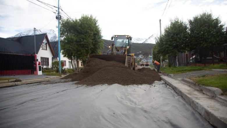 Avanzan con el plan de pavimentación y repavimentación