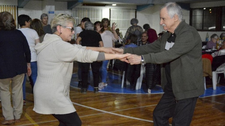 Los adultos mayores disfrutaron del encuentro que les propicia la Municipalidad