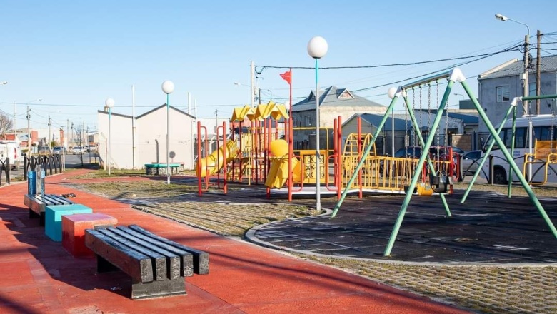Plazas modernizadas para esparcimiento de las familias riograndenses