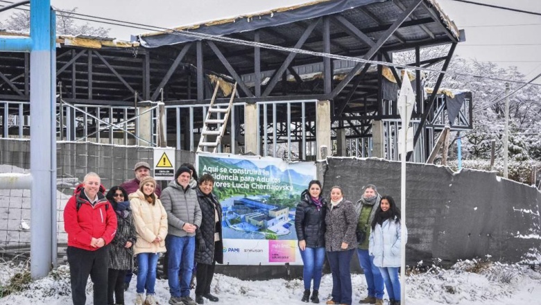Funcionarios nacionales y municipales recorrieron la obra de la Residencia de Adultos Mayores