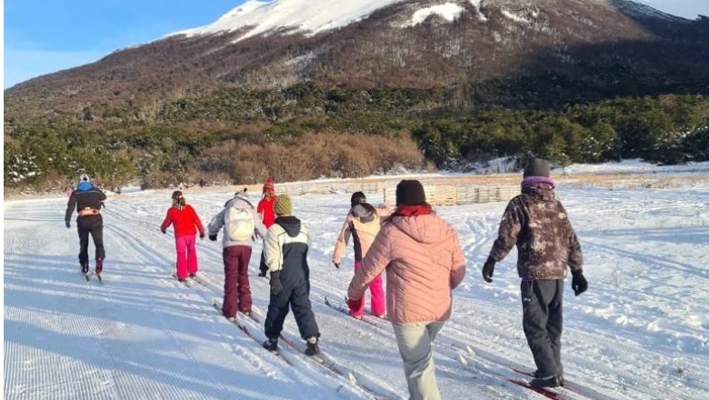 Niños y adultos disfrutaron de las actividades invernales que ofreció la Municipalidad