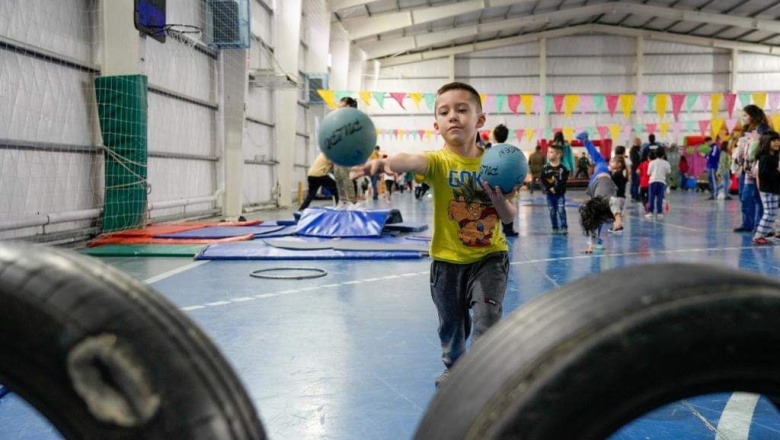 Miles de niños disfrutaron las jornadas deportivas de invierno