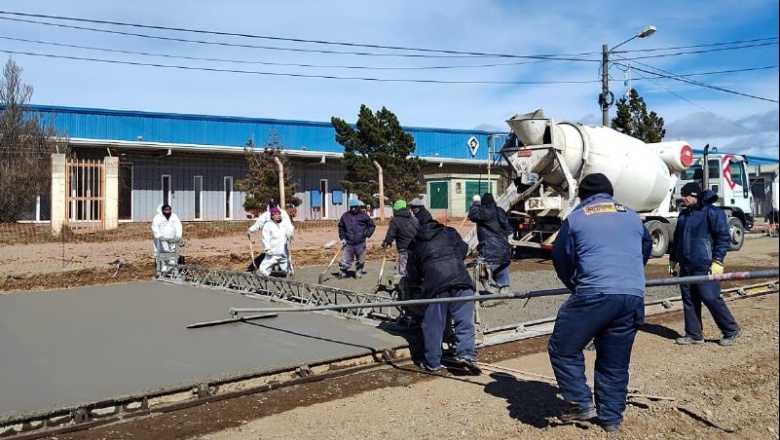 Avanza la pavimentación de Echelaine