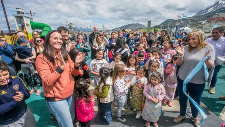 Para regocijo de los niños, inauguraron la plaza Belgrano