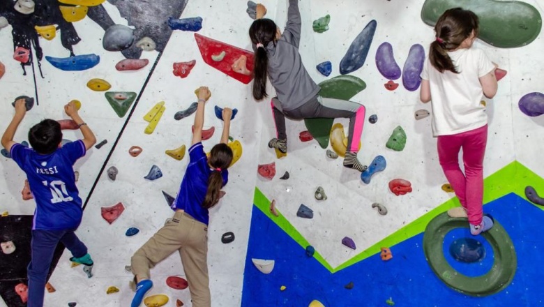 Kayak y Palestra para disfrute de los niños en la Colonia Mumnicipal