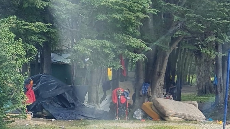 La insólita historia de los fans que fueron hasta el fin del mundo a ver a La Renga y se quedaron dos meses viviendo como okupas en un camping