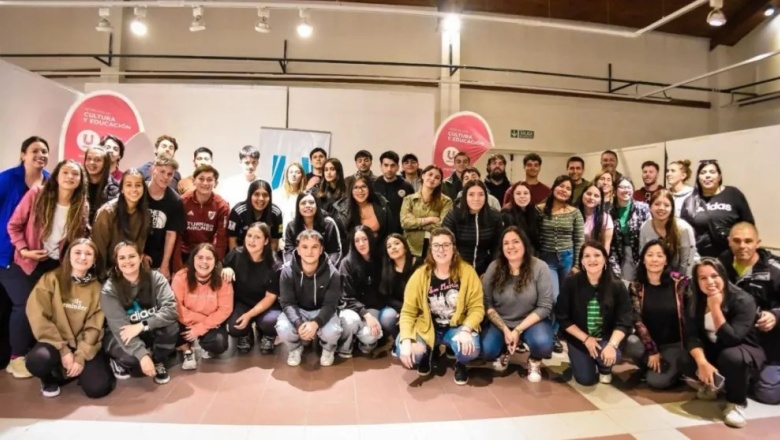El programa apunta a generar arraigo e identidad en los jóvenes universitarios o terciarios