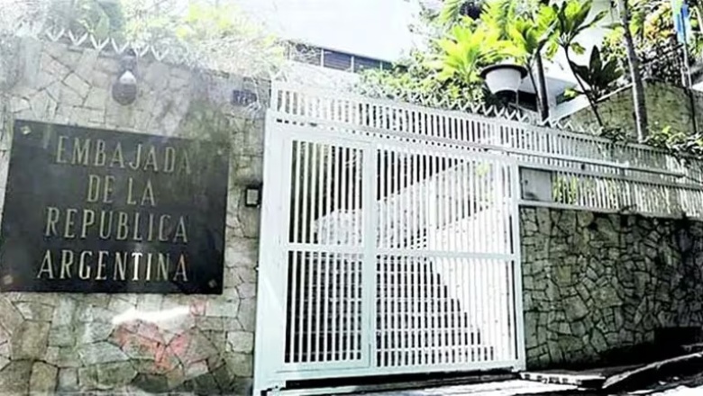 El régimen de Maduro le cortó la luz a la embajada argentina en Caracas en donde hay seis opositores venezolanos refugiados