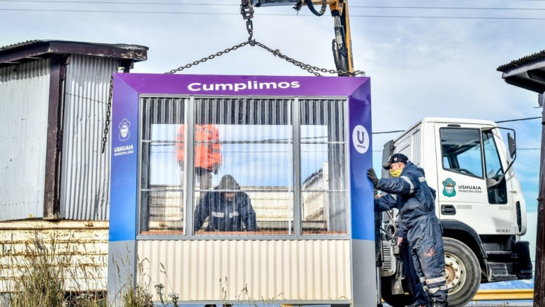 Mejorando la Movilidad Urbana: Nuevas garitas de colectivos para bienestar de los vecinos de Ushuaia