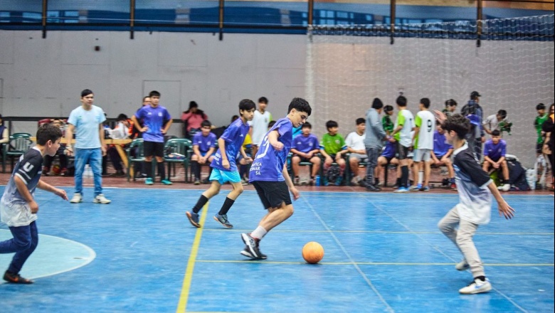 Mas de 80 niños compartieron un torneo relámpago de clubes barriales