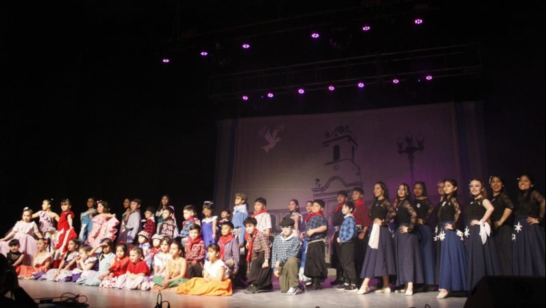 Artistas y grupos locales brillaron en la concurrida Vigilia Patriótica