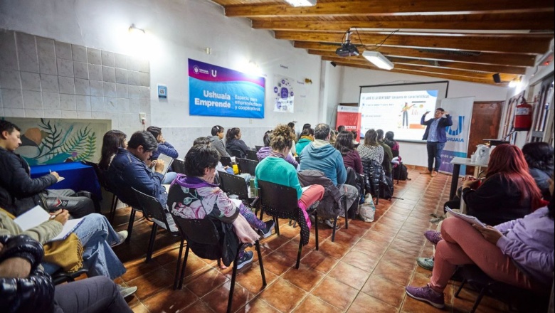 El Municipio sigue potenciando a los emprendedores : Capacitó en "Identidad" de marca