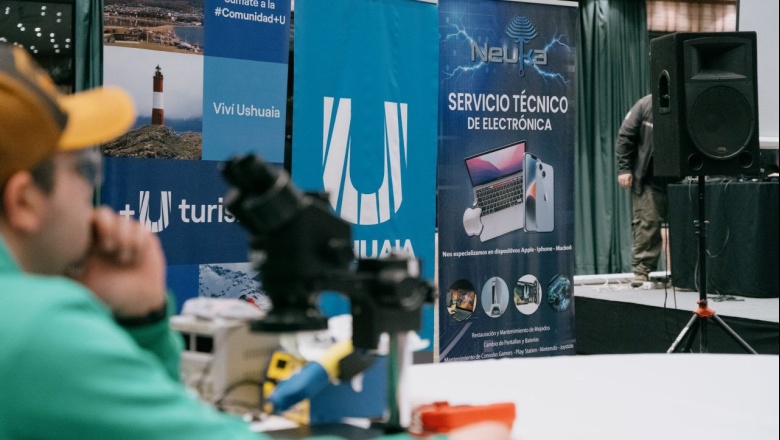 Gran participación en el seminario de electrónica en celulares