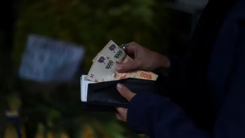 Definen un nuevo salario mínimo, tras alcanzar su nivel más bajo en 30 años