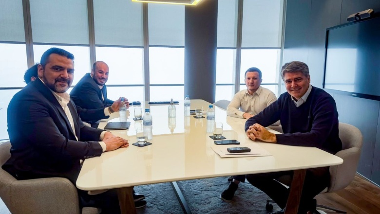 Reunión clave de Vuoto con Banco Macro gestionando nuevas líneas de financiamiento para empleados municipales