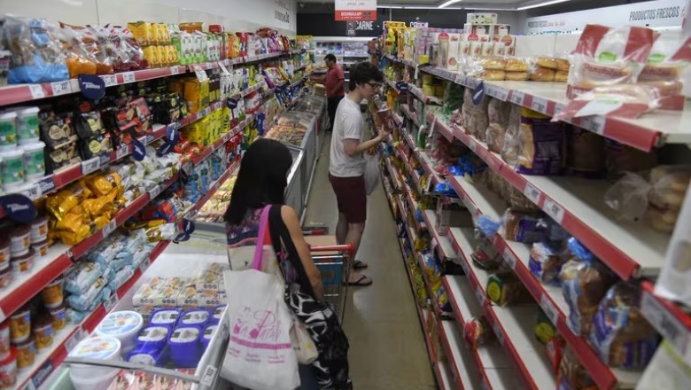 Efectos de la caída del poder adquisitivo: “Desde el 15 del mes la gente empieza a usar la tarjeta de crédito”