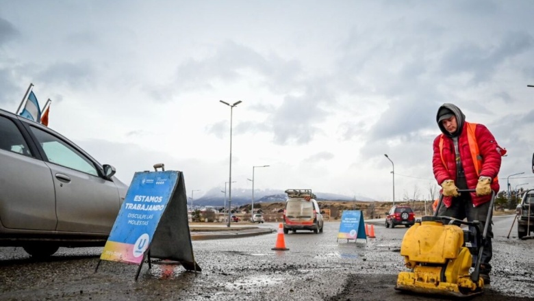 El Municipio continúa realizando trabajos de bacheo en diferentes lugares de la ciudad