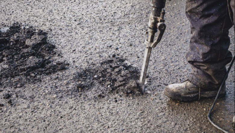 Bacheo en la calle Gobernador Paz