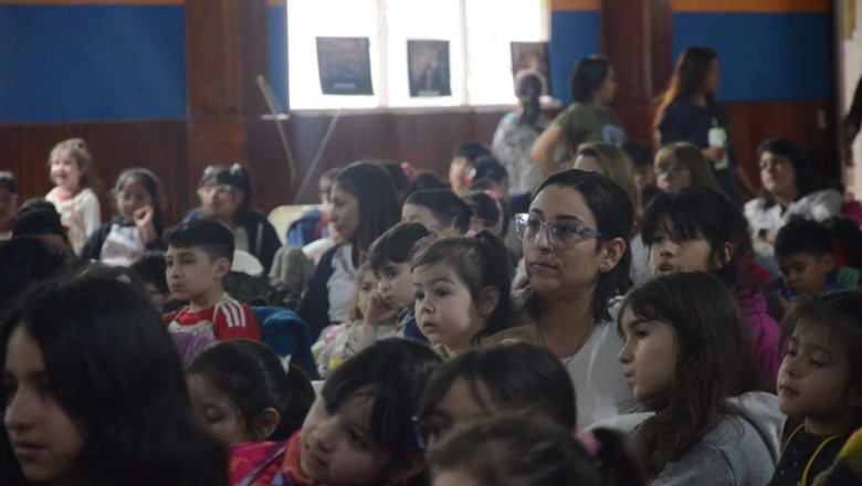 La presentación del libro" La Super Centolla" fue el broche de oro del mes de las infancias