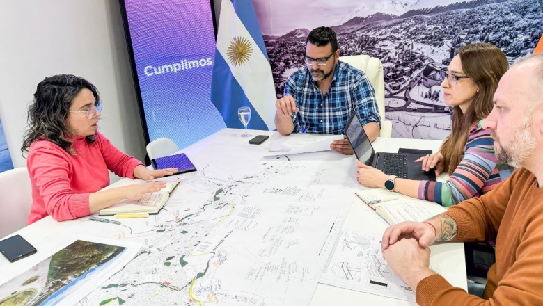 El intendente Vuoto y su equipo planificaron el plan de obras 2024-2054