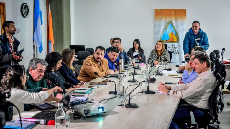 La municipalidad presentó a los concejales la primera etapa del programa de recuperación vial