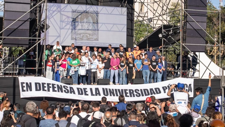 El documento completo que los estudiantes leyeron frente al Congreso en la Marcha Universitaria