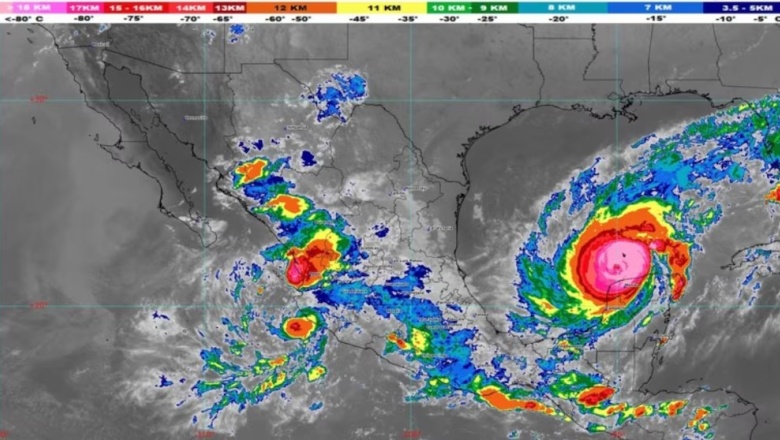 En el ojo del huracán Milton: el impresionante vuelo del avión cazatormentas “Miss Piggy”