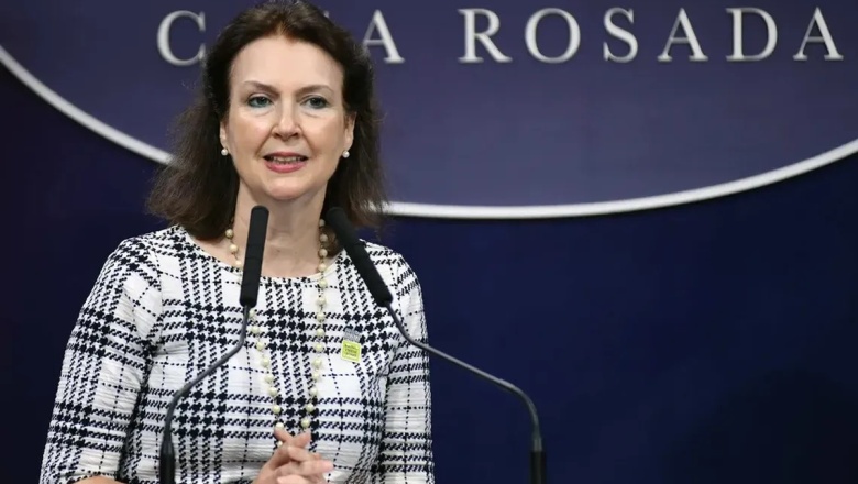 Mondino dijo que van a despedir al funcionario que llamó "Falklands" a las Malvinas