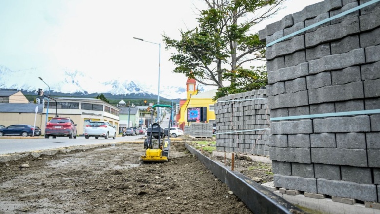 Se reparan y construyen veredas y se pone en valor la zona céntrica de la ciudad