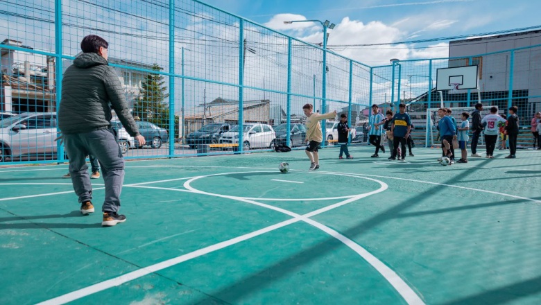El Barrio San Vicente de Paul tiene una nueva plaza y playón deportivo